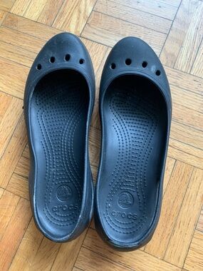 CROCS Black Slip-On Ballet Flats with Perforated Toe